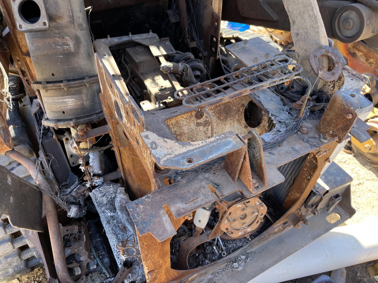 ./imagenes/INVOICE/2019/15577/JOHN-DEERE-333G (11).JPG